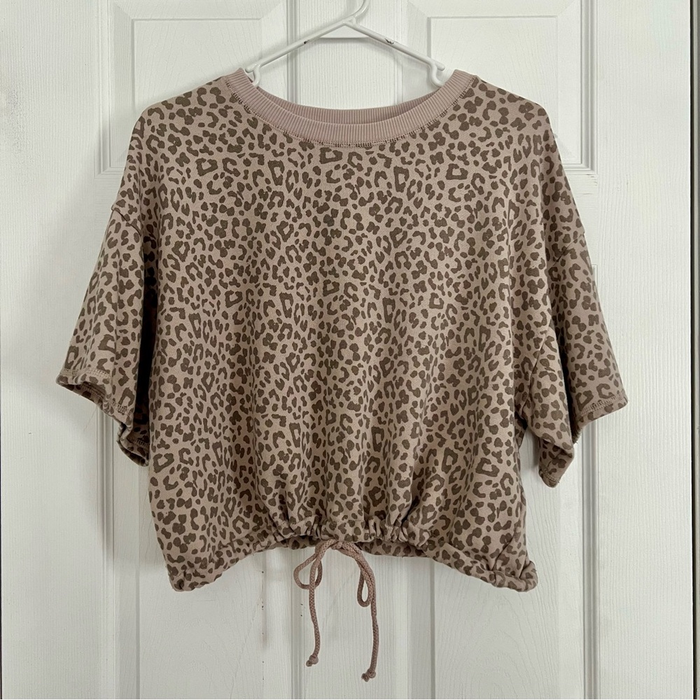 American Eagle Short Sleeve Cinched Sweatshirt Cheetah Print Size M